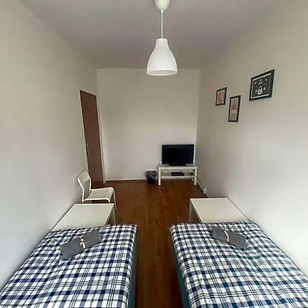 Hostel Bora-komorowskiego Warschau