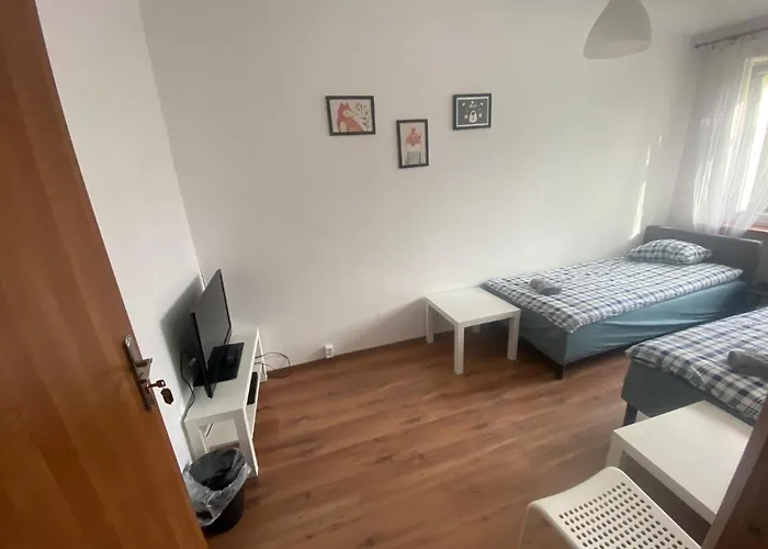 Bora-komorowskiego Hostel